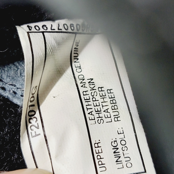 UGG Australia Logo Black Suede Leather 1888  Sheepskin Lined Sneakers Shoes Sz 9 - Picture 12 of 12